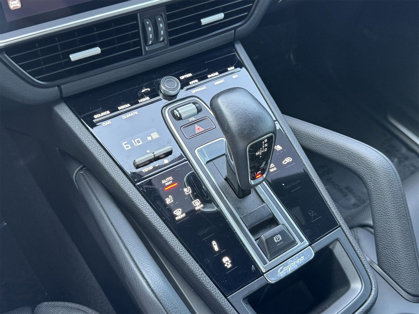 Certified 2022 Porsche Cayenne Coupe image 23