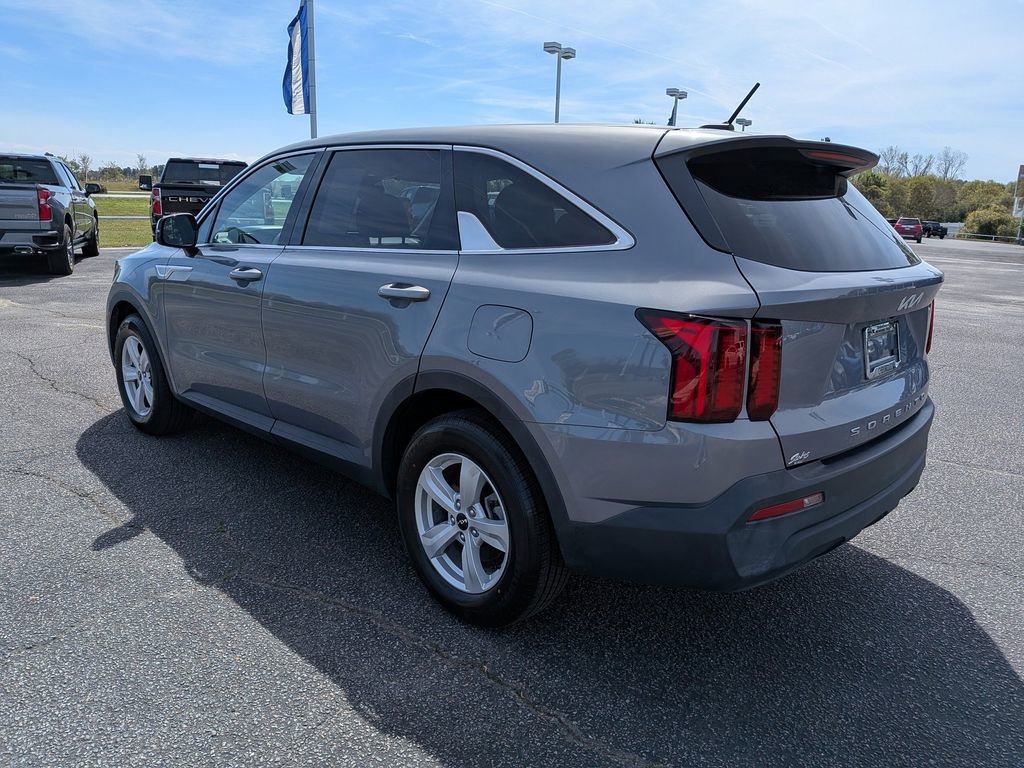 Used 2022 Kia Sorento LX FWD image 8