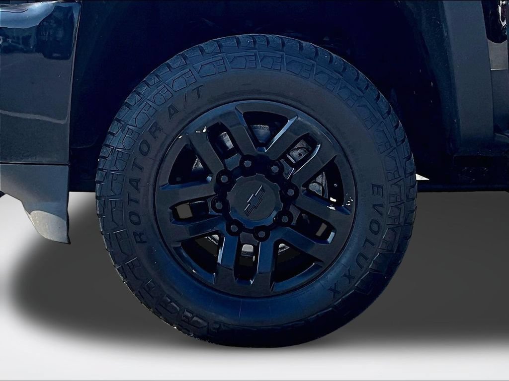 Used 2016 Chevrolet Silverado 2500 LT w/ Midnight Edition AWD/4WD image 10