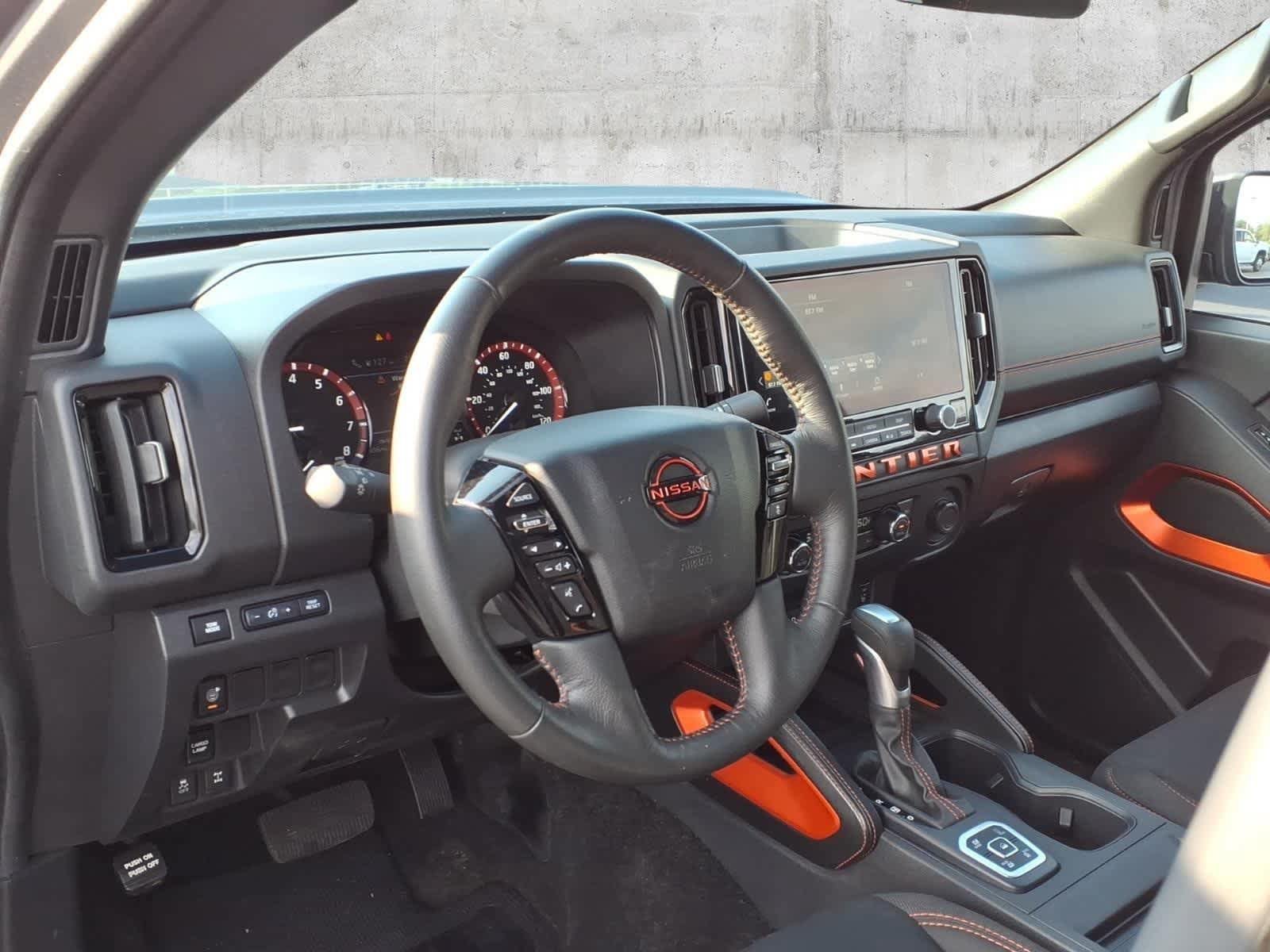 Used 2026 Nissan Frontier PRO-4X AWD/4WD image 5