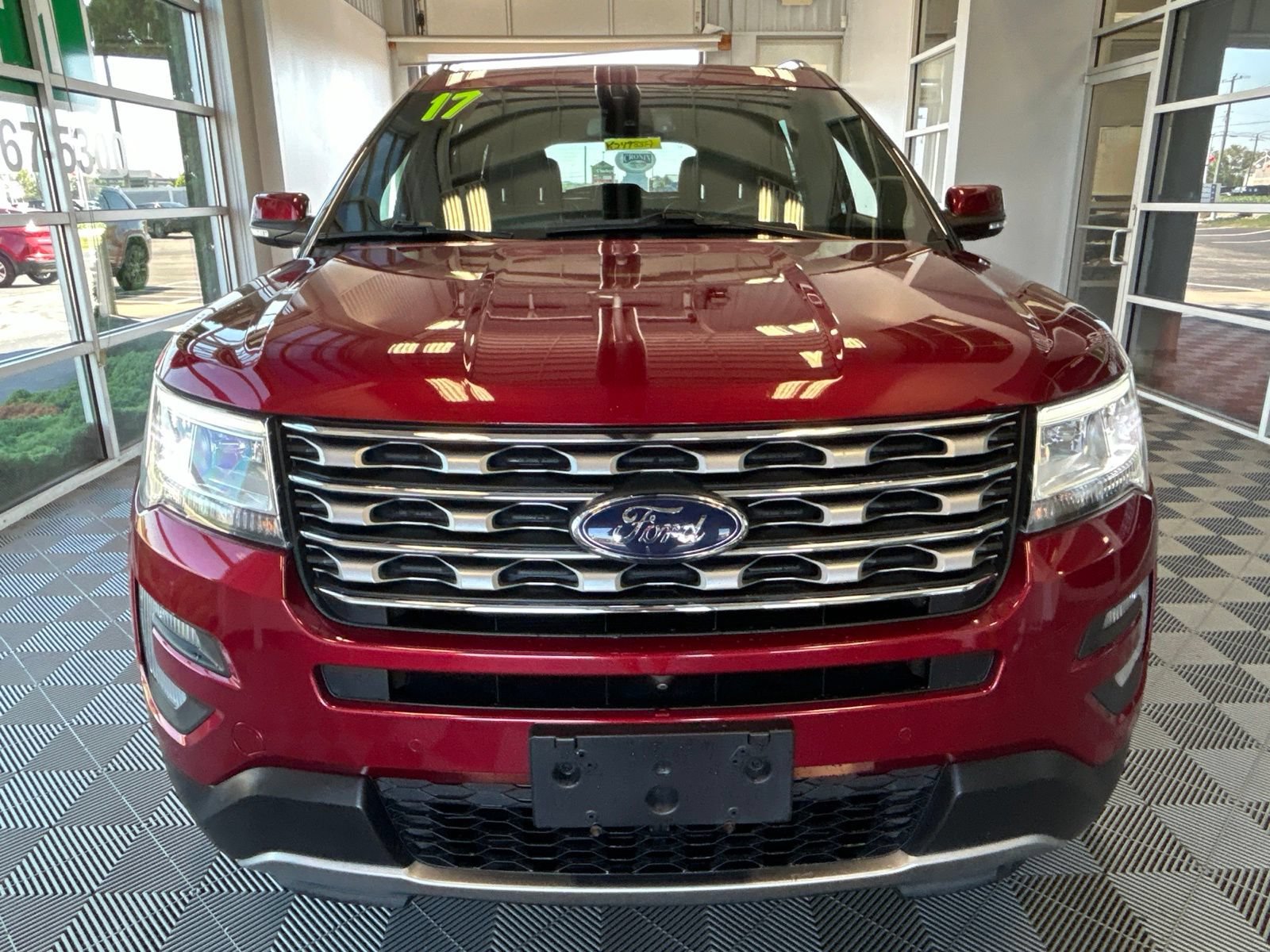 Used 2017 Ford Explorer Limited w/ Equipment Group 301A AWD/4WD image 2