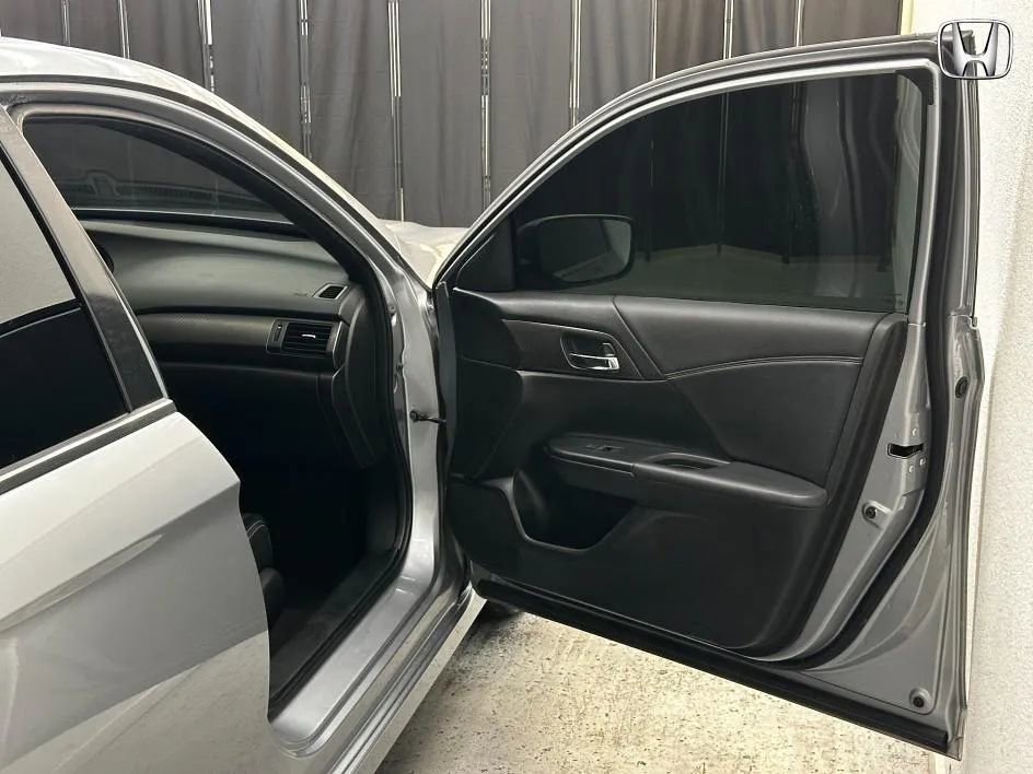 Used 2017 Honda Accord Sport image 20