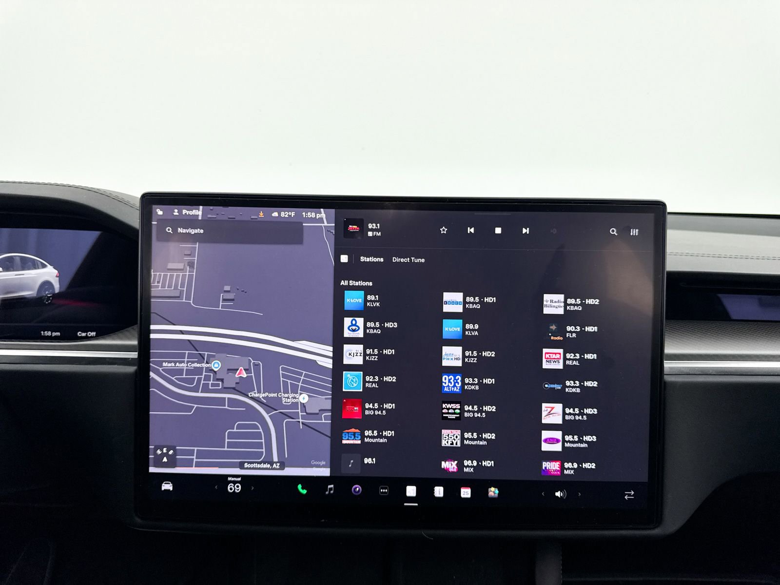 Used 2022 Tesla Model X Plaid AWD/4WD image 15