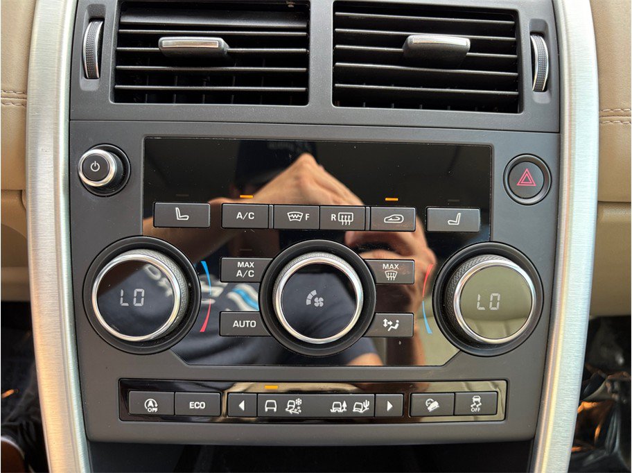 Used 2019 Land Rover Discovery Sport HSE AWD/4WD image 33
