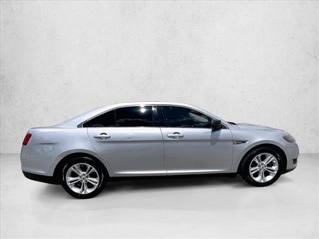 Used 2015 Ford Taurus SE FWD image 5