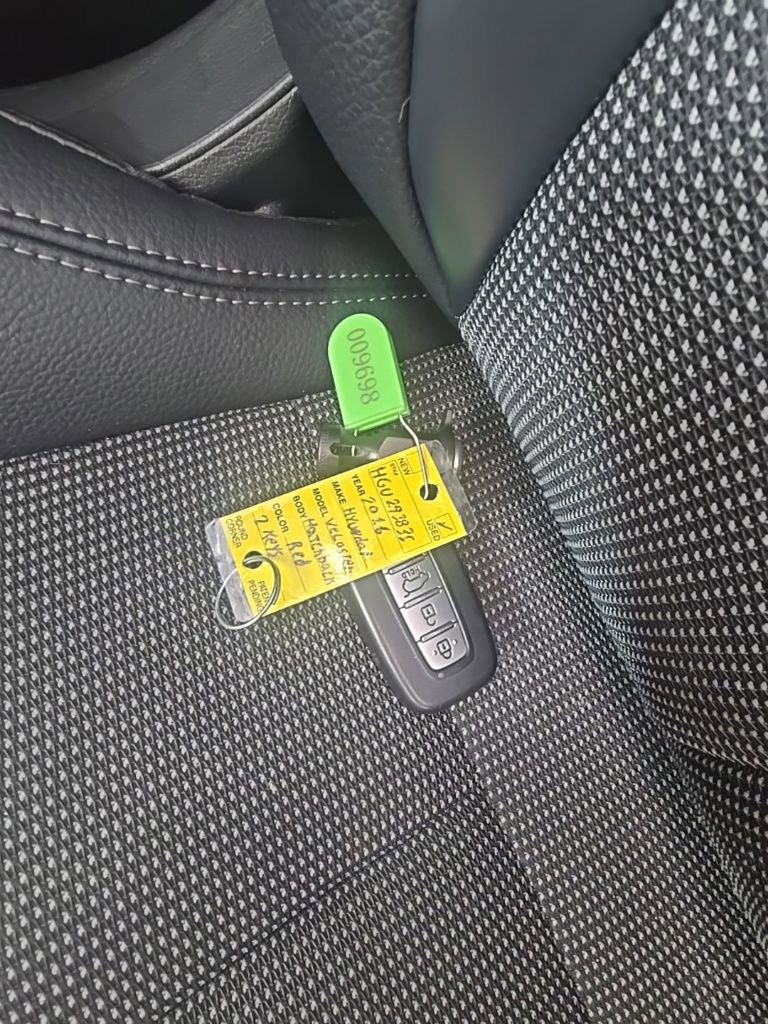 Used 2016 Hyundai Veloster w/ Option Group 03 image 35