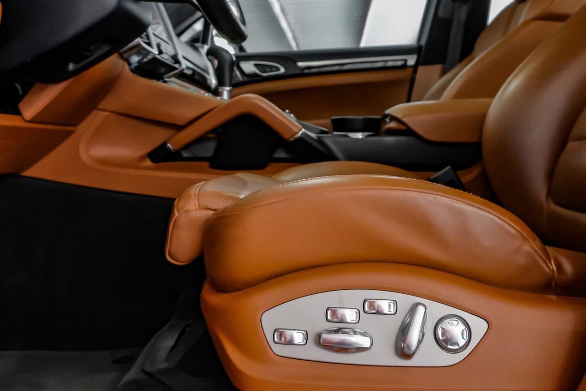 Used 2018 Porsche Cayenne Turbo image 29