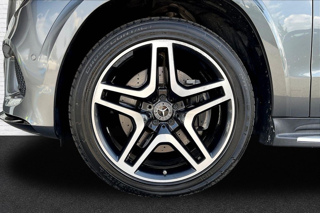 Used 2019 Mercedes-Benz GLS 550 4MATIC w/ Driver Assistance Package image 31