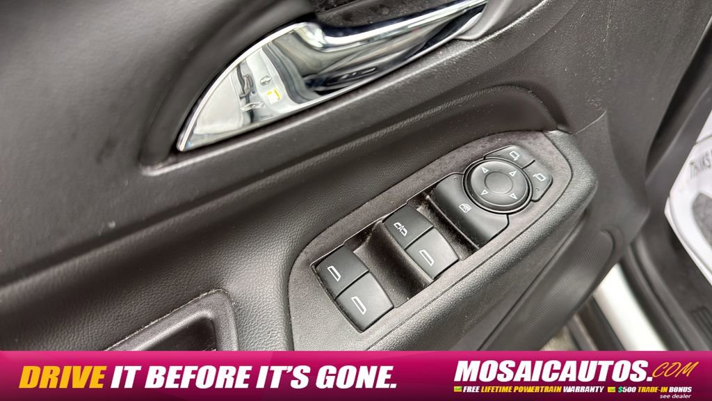 Used 2020 Chevrolet Equinox LT FWD image 27