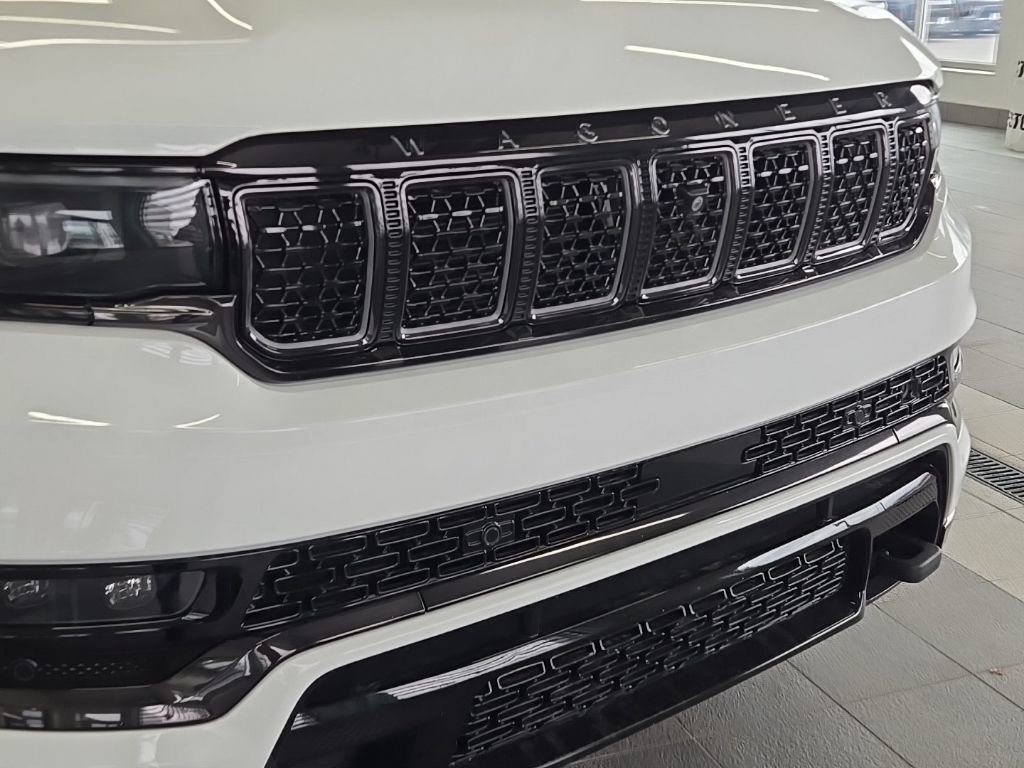 Used 2024 Jeep Grand Wagoneer Series III w/ Quick Order Packagew 28T image 4