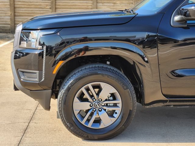 Used 2025 Nissan Frontier SV RWD image 15