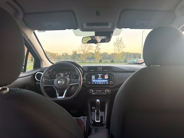 Used 2024 Nissan Versa SR FWD image 14