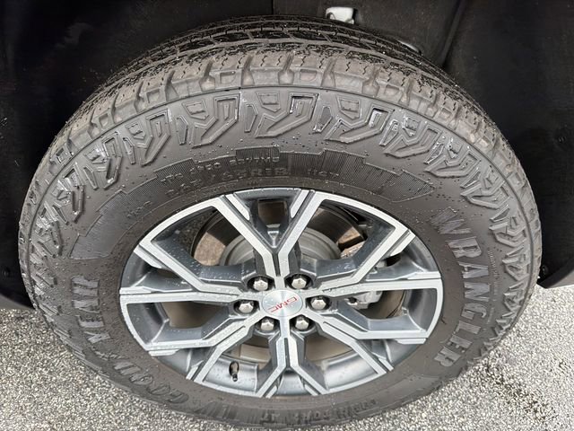 Used 2024 GMC Acadia AT4 w/ Luxury Package image 20