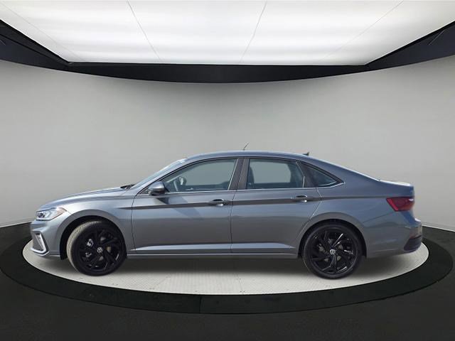 New 2026 Volkswagen Jetta SE image 4