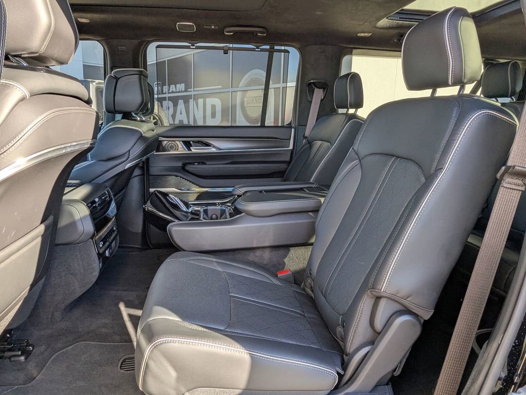 New 2025 Jeep Grand Wagoneer L Series II Obsidian w/ Quick Order Packagew 28T image 27