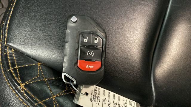 Used 2022 Jeep Wrangler Unlimited Sahara AWD/4WD image 44