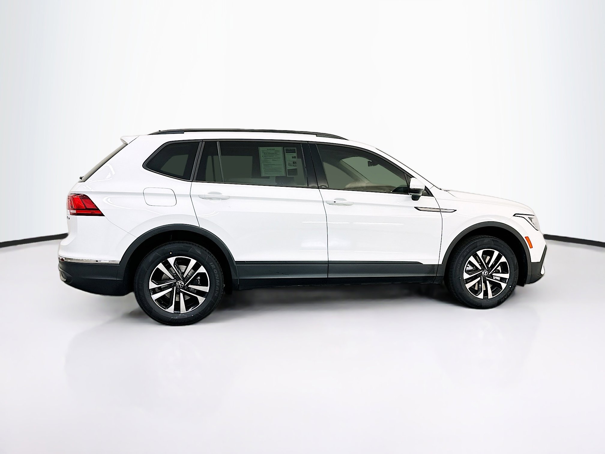 Used 2024 Volkswagen Tiguan S AWD/4WD image 10
