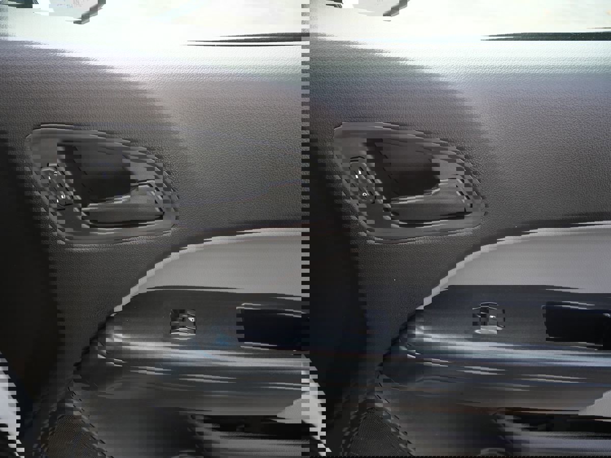 Used 2016 GMC Canyon W/T image 27