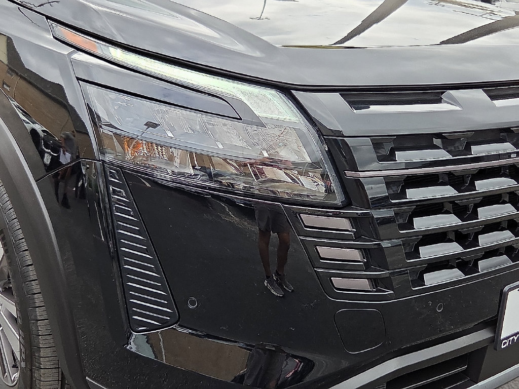Used 2026 Nissan Pathfinder SL FWD image 7