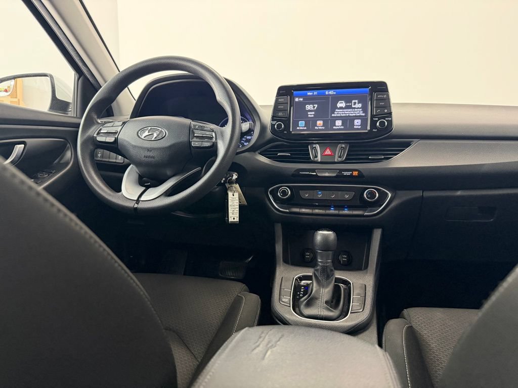 Used 2020 Hyundai Elantra GT FWD image 10