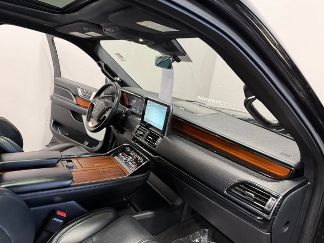 Used 2019 Lincoln Navigator Reserve AWD/4WD image 27