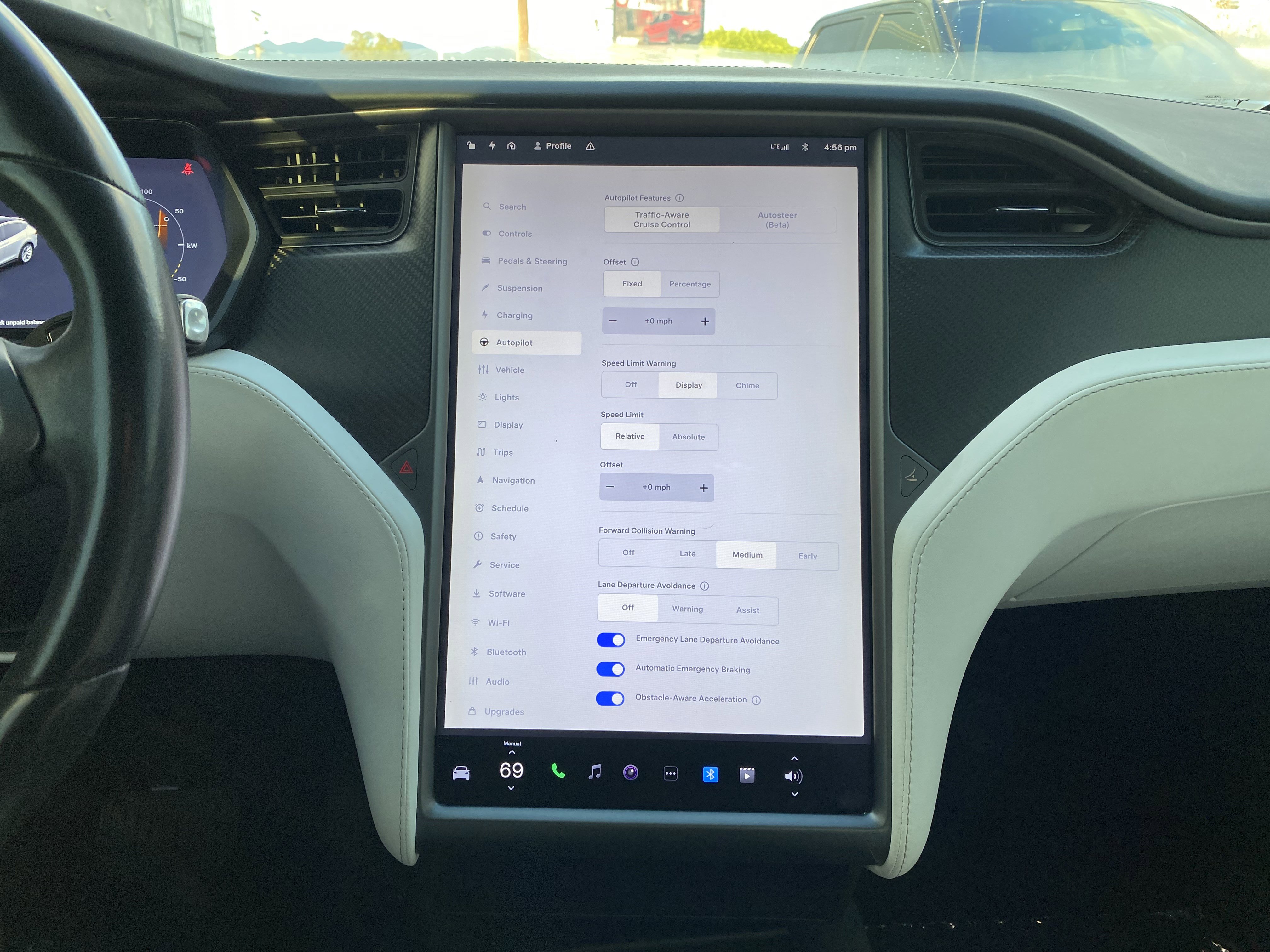 Used 2018 Tesla Model X 75D image 20