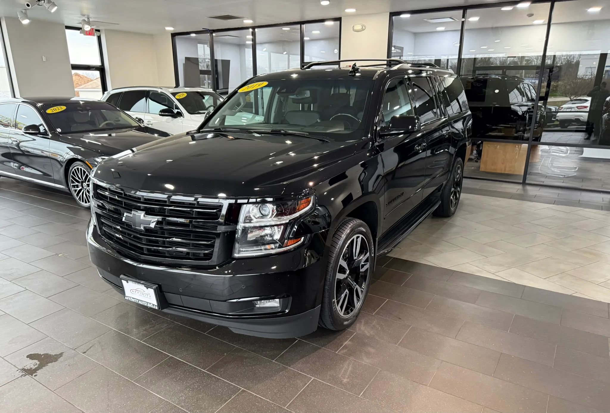 Used 2019 Chevrolet Suburban Premier image 4