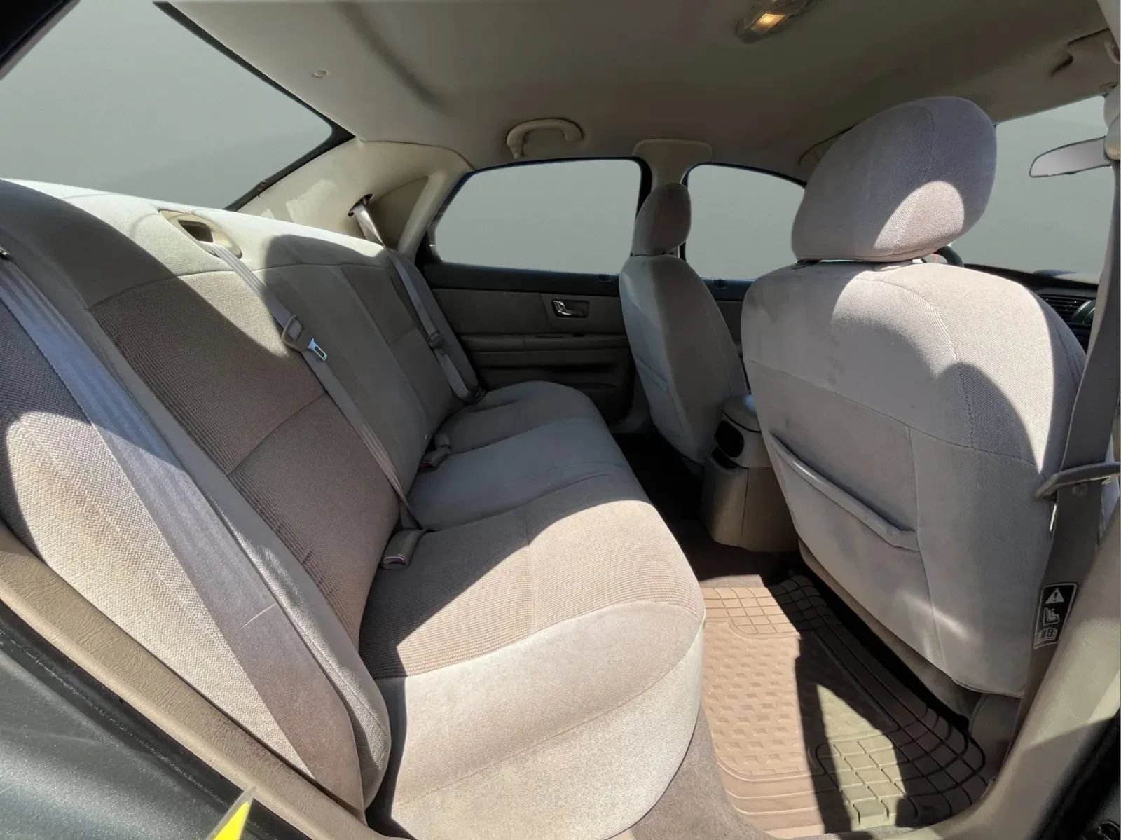 Used 2002 Ford Taurus SE FWD image 14