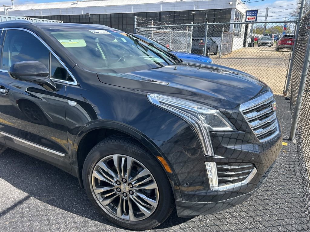 Used 2019 Cadillac XT5 Premium Luxury w/ Driver Assist Package image 3