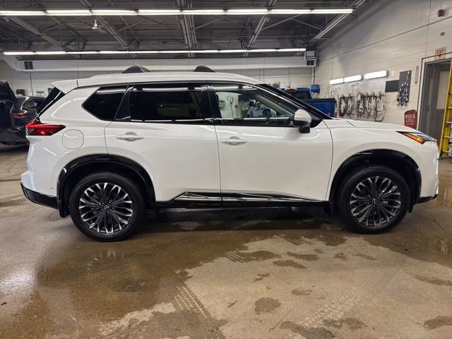 Used 2024 Nissan Rogue Platinum image 7