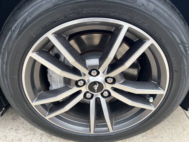 Used 2017 Ford Mustang GT Premium RWD image 8