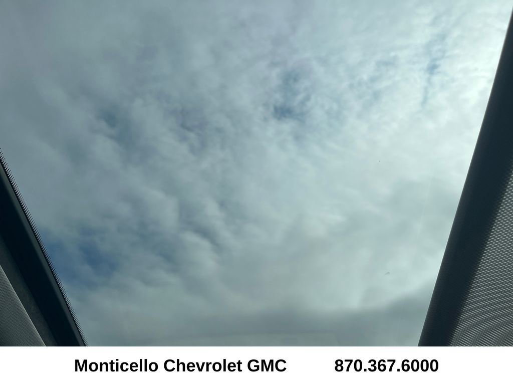 Used 2023 Jeep Renegade Latitude w/ Sun/Sound Group AWD/4WD image 23
