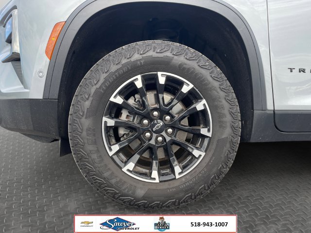 Used 2024 Chevrolet Traverse Z71 w/ Enhanced Driving Package AWD/4WD image 9