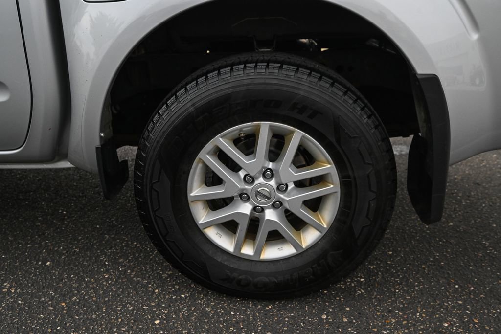 Used 2018 Nissan Frontier SV AWD/4WD image 13