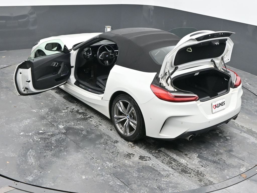 Used 2025 BMW Z4 sDrive30i image 56