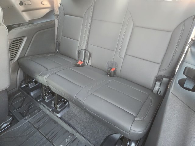 Used 2026 Chevrolet Tahoe Z71 w/ Comfort Package AWD/4WD image 32