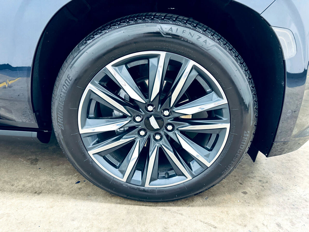 Used 2024 Cadillac Escalade ESV Sport Platinum image 11