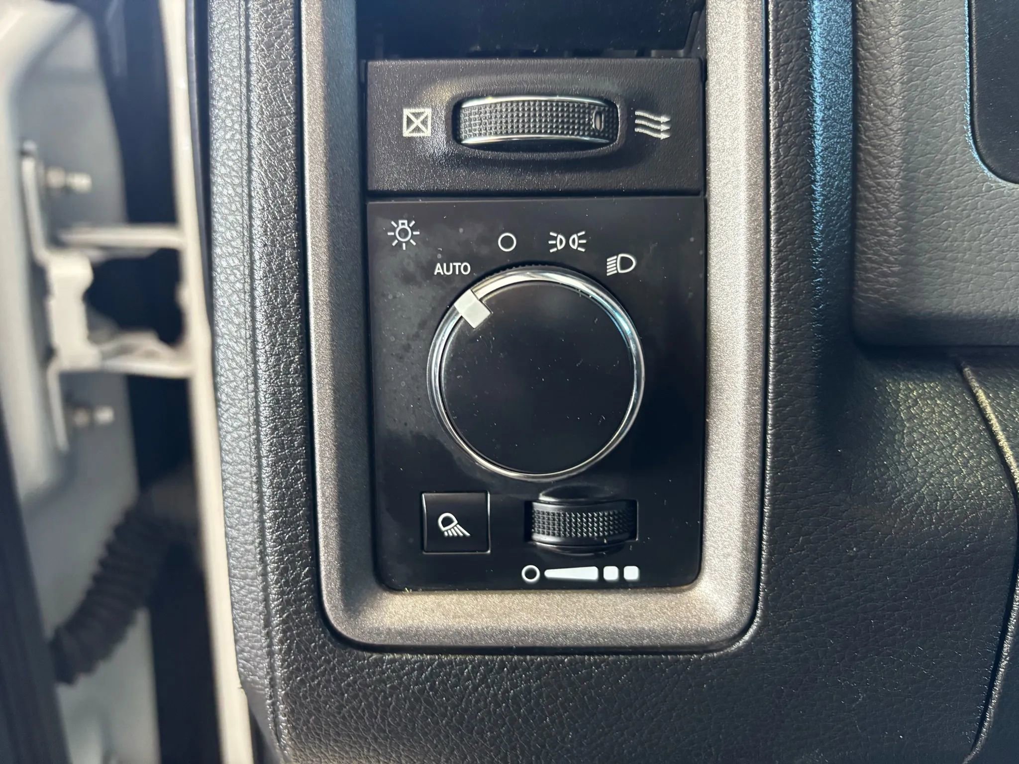 Used 2017 RAM 1500 Tradesman image 18