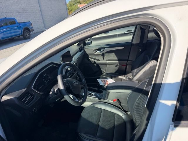 Used 2022 Ford Escape SEL FWD image 9