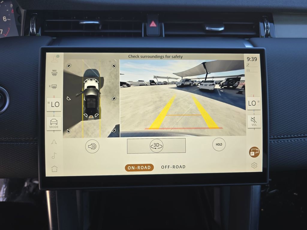 Certified 2025 Land Rover Discovery Sport Dynamic SE AWD/4WD image 23