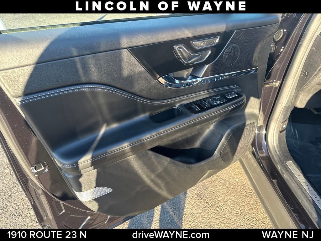 Certified 2023 Lincoln Corsair AWD w/ Equipment Group 101A image 12