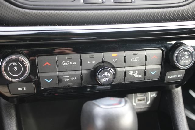 Used 2025 Jeep Compass Latitude w/ Convenience Group AWD/4WD image 8