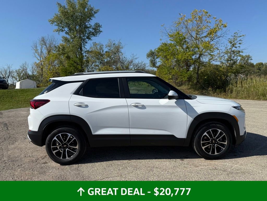 Used 2024 Chevrolet TrailBlazer LT w/ Driver Confidence Package image 4