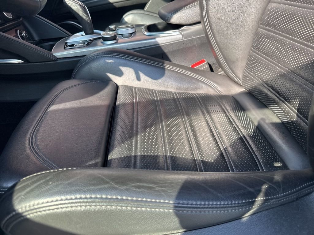 Used 2022 Alfa Romeo Stelvio Veloce image 26