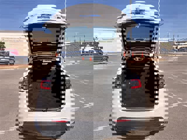 Used 2021 Tesla Model Y Long Range image 36