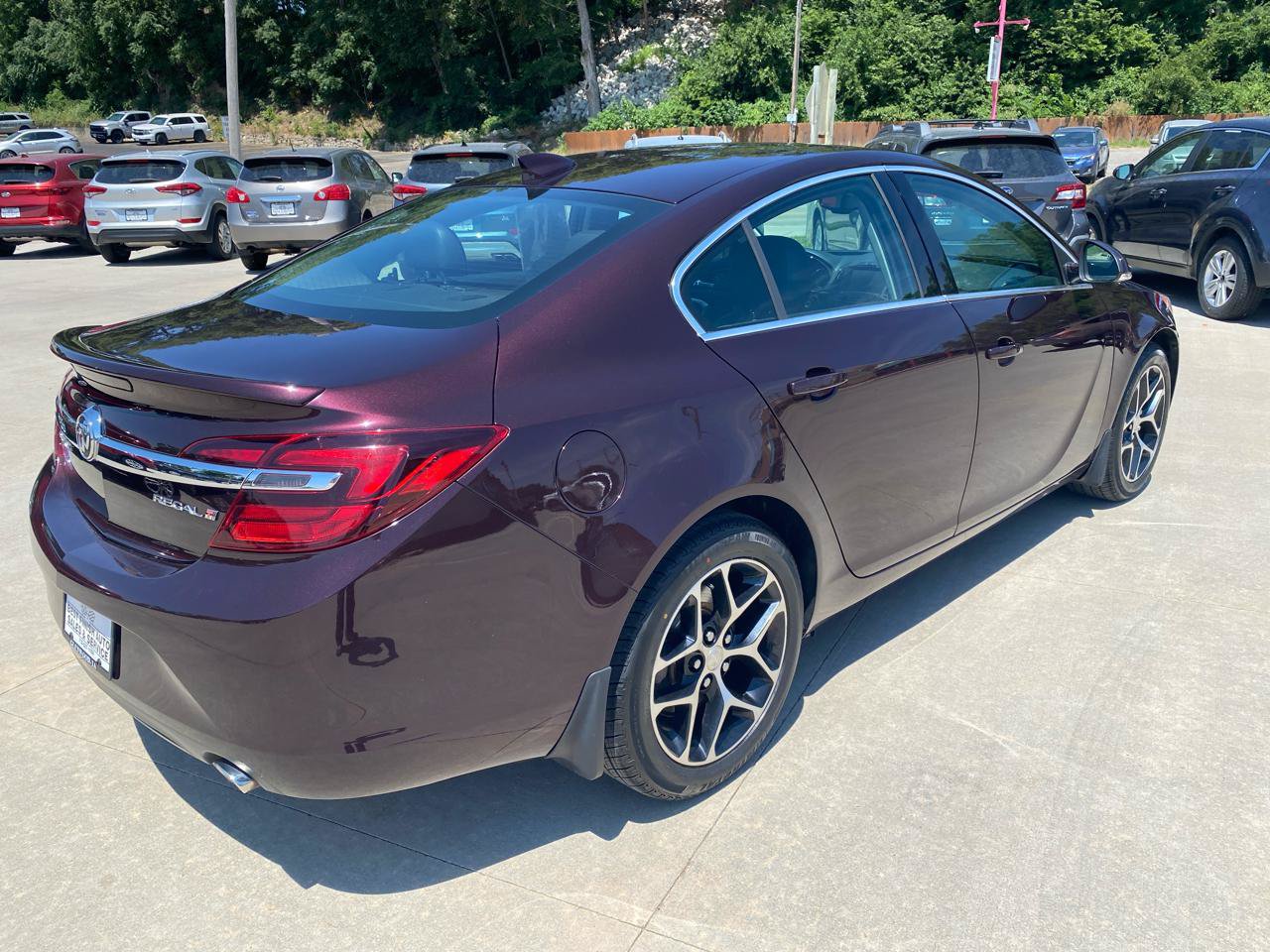 Used 2017 Buick Regal Sport Touring FWD image 6