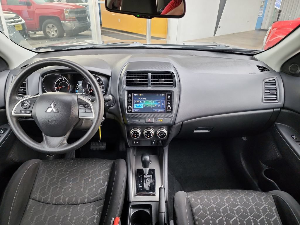 Used 2025 Mitsubishi Outlander Sport ES AWD/4WD image 16