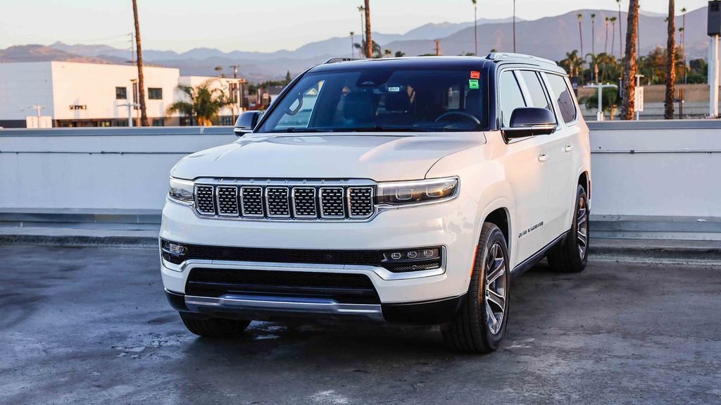 Used 2024 Jeep Grand Wagoneer L 4WD image 4