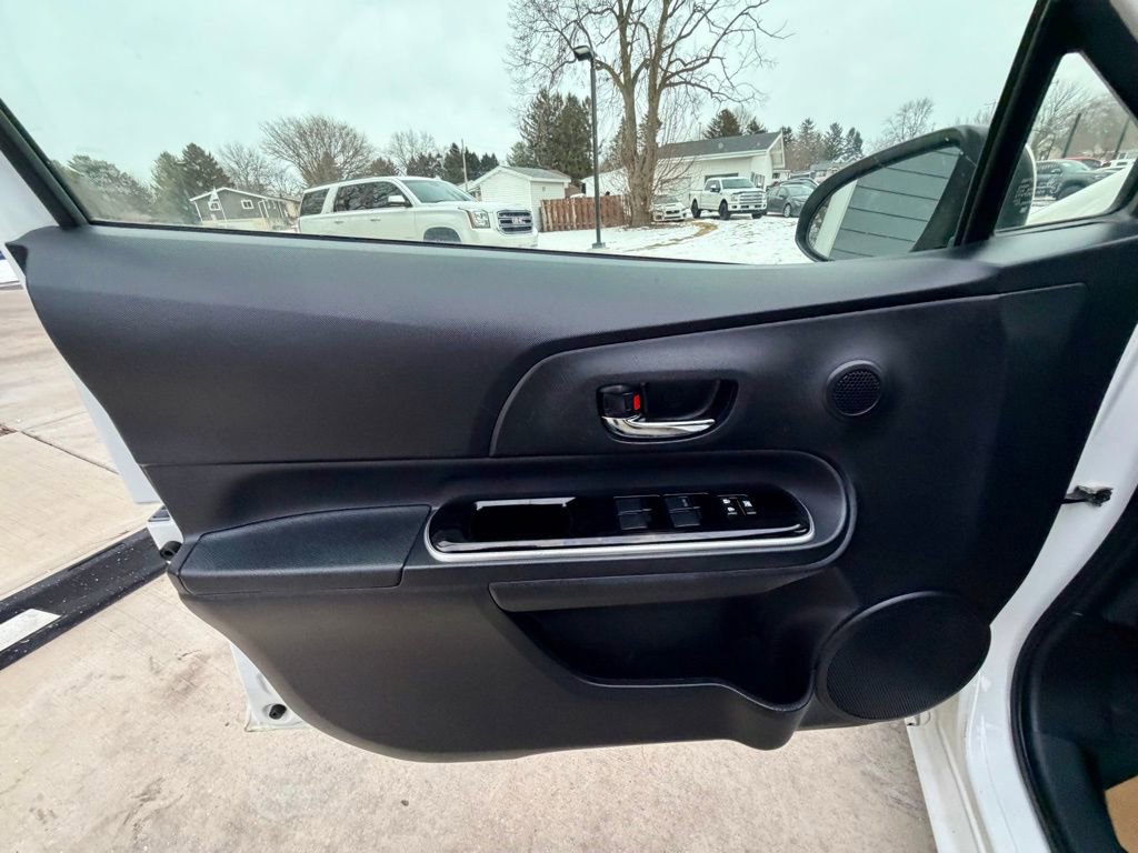 Used 2016 Toyota Prius C Two image 20