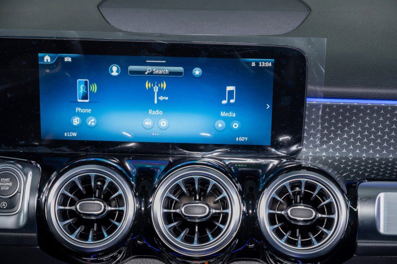 New 2025 Mercedes-Benz GLB 250 image 20